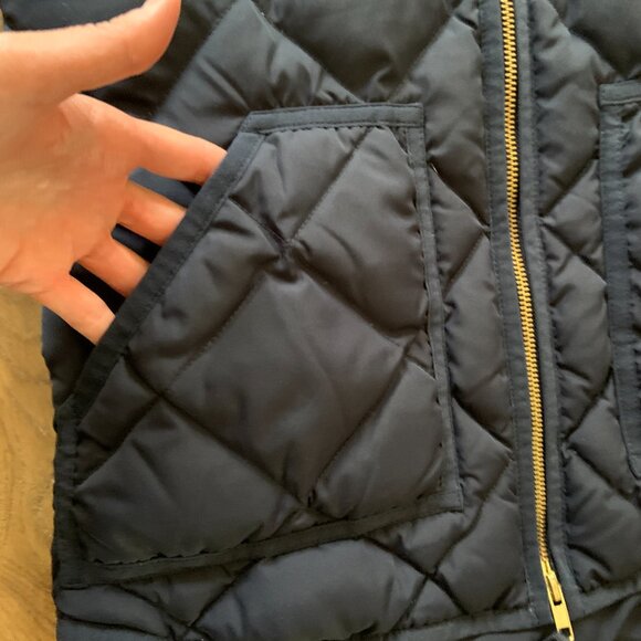 Women's J. Crew Navy Blue Diamond Quilted Down Filled Vest Size XS - Picture 2 of 7